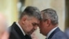 Marcel Ciolacu și Nicolae Ciucă ar trebui să facă schimb de locuri la Palatul Victoria, dar rocada premierilor produce neînțelegeri în coaliție. Subiectul este disputat intens în spatele ușilor închise. În acest timp, problemele se adună pe masa guvernului.