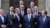 Președintele PPE, Manfred Weber, s-a întâlnit cu liderii PNL înaintea congresului popularilor. Le-a cerut candidați competenți și puternici la alegerile europene. Pe lista comună vor fi însă și candidații PSD, și cei ai PULS, partidul lui Dan Voiculescu. 