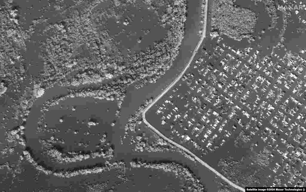 Before-and-after satellite views captured on April 1, 2023, and April 10 of this year show the inundation of the city of Orsk, which straddles the Ural River. Orsk, a city of nearly 240,000, is the second-largest city in Russia&#39;s Orenburg region, located on the steppe about 100 kilometers southeast of the southern tip of the Ural Mountains.