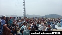 د بر جنوبي وزیرستان لسګونه اوسېدونکي د ګل ولي د مړینې پلټنې غواړي - د مې ۲۲مې انځور.