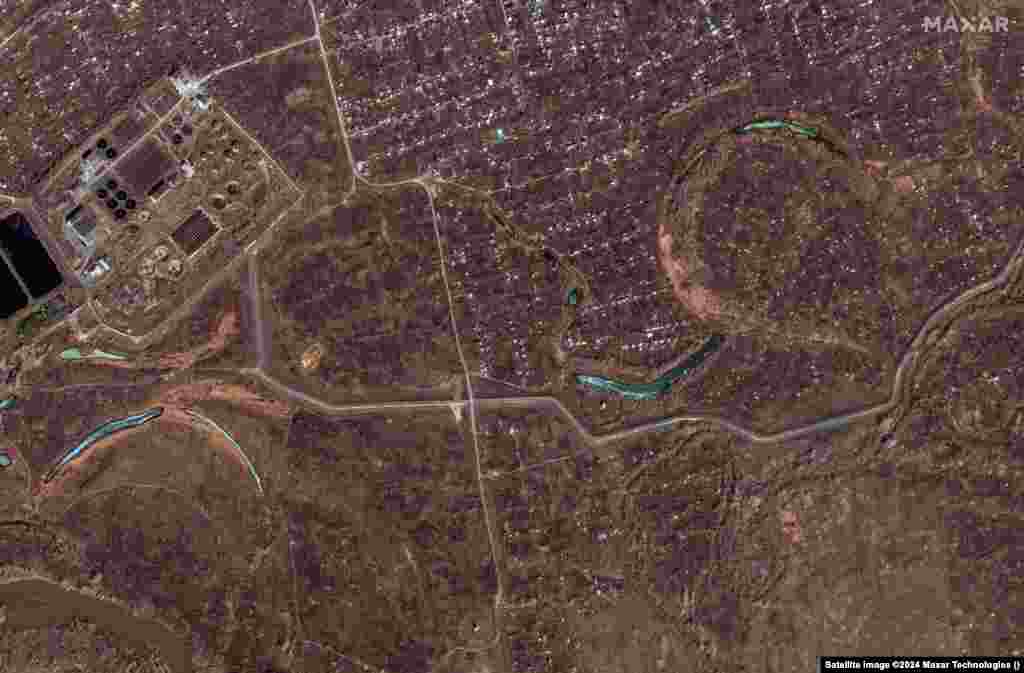 Before-and-after views of additional breached levees around the city Russia&#39;s Emergencies Ministry said water levels had declined in a number of areas but that water levels remain dangerous in the Ural River outside Orsk, Orenburg, and Ilek.