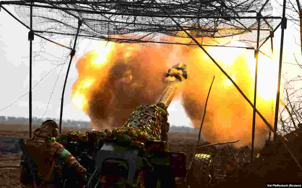 With nearly 80 percent of Bakhmut reportedly under the Kremlin's control, Kyiv is using its artillery to punish the advancing troops.