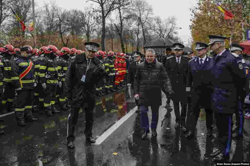 Ministrul de Interne Lucian Bode vine la parada de 1 decembrie. 
