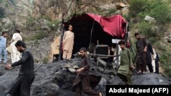 ارشیف: په دره ادم خېل کې د ډبرو سکرو کان یوه څنډه