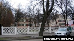 Дзіцячы садок насупраць кірхі ў Горадні — на месцы лютэранскіх могілак