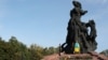 Монумент вшанування жертв розстрілів у Бабиному Яру у Києві