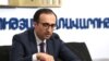 Առողջապահության նախարար Արսեն Թորոսյանը կառավարությունում հանդես է գալիս մամուլի ասուլիսով, 10 ապրիլի, 2020թ.