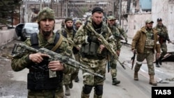 Мариуполь гIалин дозана тIехь кадыровхой. Гайтаман сурт