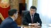 Сооронбай Жээнбеков менен Абдил Сегизбаев. 