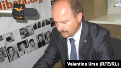 Valeriu Lazăr la microfonul Europei Libere în 2010