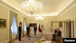Чешкиот претседател Милош Земан го назначи лидерот на Граѓанската демократска партија (ОДС) Петр Фиала за нов премиер.