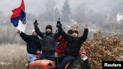Serbë në Kosovë për Krishtlindjet ortodokse