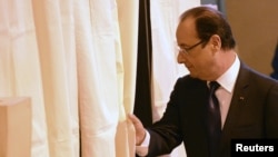 President François Hollande la vot cu o zi în urmă