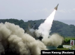 O rachetă HAWK lansată în timpul unor exerciții în Taiwan în mai 2002.