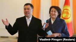 Szadir Dzsaparov és felesége 2021. január 10-én.