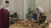 Үзешчән артистлар Рәсимә Мифтахетдинова һәм Хәлимә Шәмсиева (у)