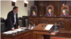 Consilierul prezidenţial Maxim Lebedinschi în faţa magistraţilor Curţii Constituţionale.