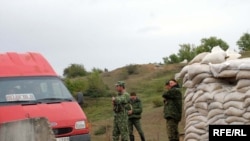 Блокпост в селе Переви