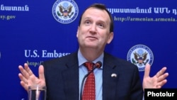 Посол США в Армении Ричард Миллз (архив)