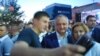 Igor Dodon, în mulțime, la Comrat