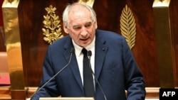 Premierul francez Francois Bayrou a pierdut luni încrederea Adunării Naționale