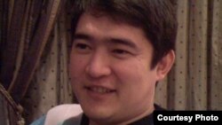 Казахстанский бизнесмен Искандер Еримбетов, содержащийся под стражей с ноября 2017 года, обвиняемый в легализации якобы незаконно выведенных из БТА Банка средств и в "мошенничестве".