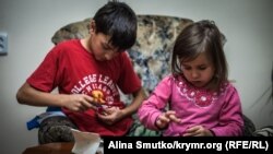 Діти Марлена (Сулеймана) Асанова – Саїд (11 років) і Сафіє (4 роки)