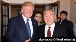 Нурсултан Назарбаев менен Доналд Трамп.