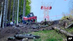 Իտալիա - Որոնողա-փրկարարական աշխատանքները վթարի վայրում, 23-ը մայիսի, 2021թ.