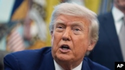Atitudinea președintelui Trump față de omologul său rus s-a deplasat treptat spre negativ în prima jumătate a anului curent.