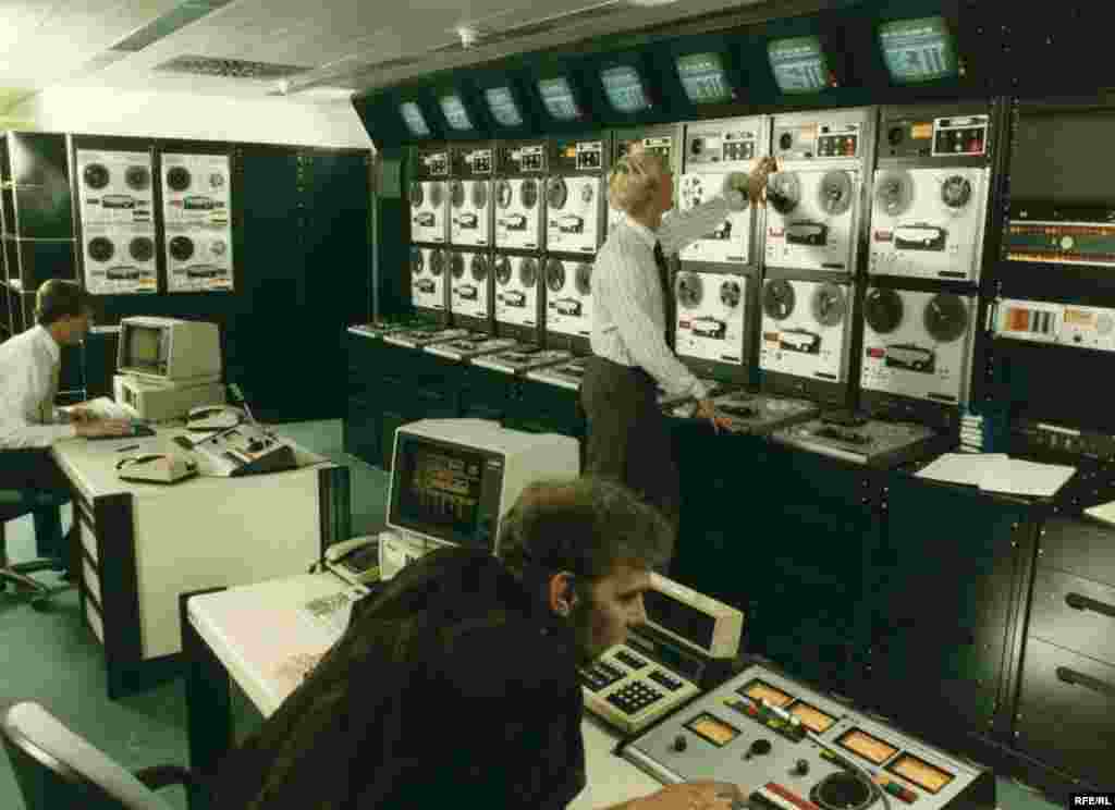 Camera de control în anii 1980. 