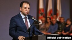 Armenia - Defense Minister Vigen Sargsian gives a speech in Yerevan, 7Oct2016,