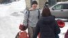 Ильдар Дадин абактан бошонгон кезде. 