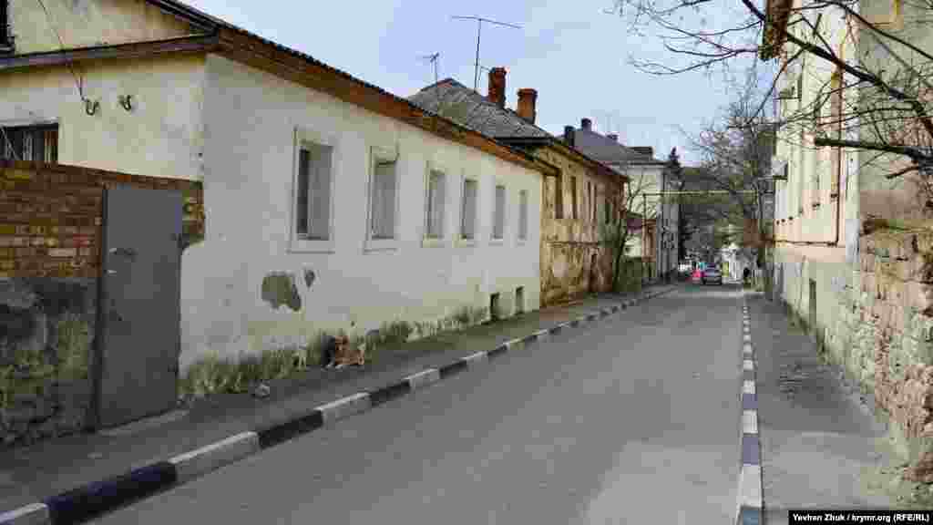 Спочатку ця вулиця називалася Першою, у 1920 році була перейменована в Червоноармійську, а через майже 40 років – у Красногвардійську. 5 квітня 1958 була знову перейменована, отримала ім'я Герасима Архиповича Рубцова – учасника оборони Севастополя 1941-1942 років, підполковника, командира 456-го стрілецького полку 190-ї стрілецької дивізії Приморської армії