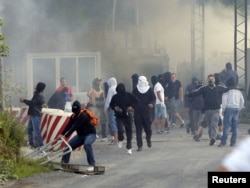 Neredi na Jarinju, juli 2011