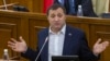 Vlad FIlat la tribuna parlamentului de la Chișinău, 15 octombrie 2015.