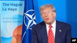 Presidenti amerikan, Donald Trump para gazetarëve në Hagë, më 25 qershor.