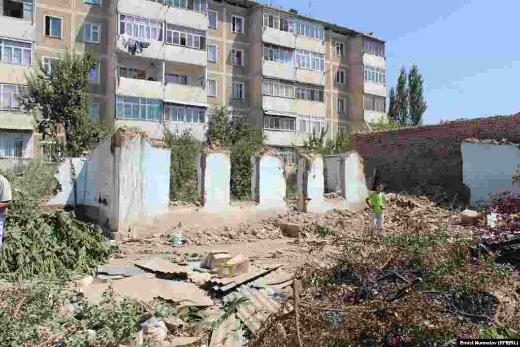 Власти Оша снесут часть домов для строительства дороги