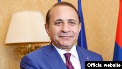 Հայաստանի վարչապետ Հովիկ Աբրահամյան, արխիվ