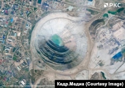 Фото сделанно космическим аппаратом "Ресурс-П". Месторождение алмазов "Мир" в Якутии. Фото: Роскосмос