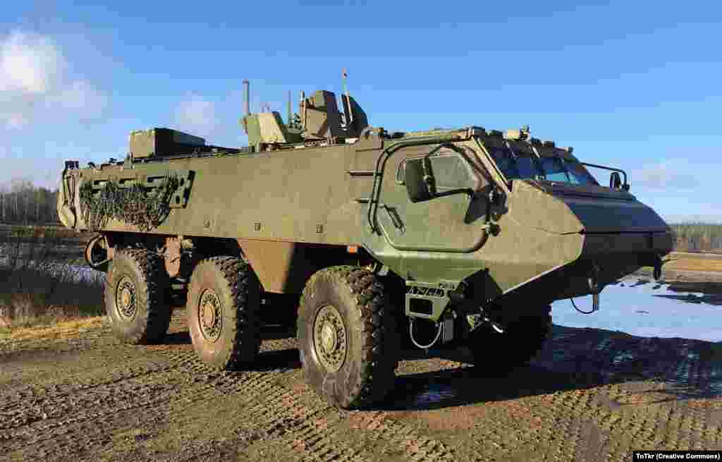 60 мільйонів євро буде витрачено на бронетранспортери Patria 6x6.&nbsp; Машини фінського виробництва можуть перевозити до 12 осіб і можуть бути налаштовані для &laquo;плавання&raquo; спокійними водними шляхами