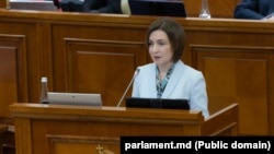 Predsjednica Moldavije Maja Sandu se obraća parlamentu, 17. april 2025.