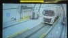 «Эркечтам» көзөмөл-өткөрмө бекетинде ишке кирген инспектордук-кароо комплексининин рентгени автоунааны текшерүүдө.
